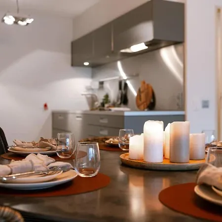 Huswell - On Prime Location In Apartment